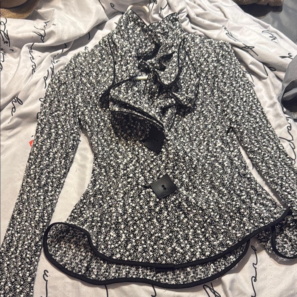 Elegant Black and White Ruffled Long Sleeve Blouse